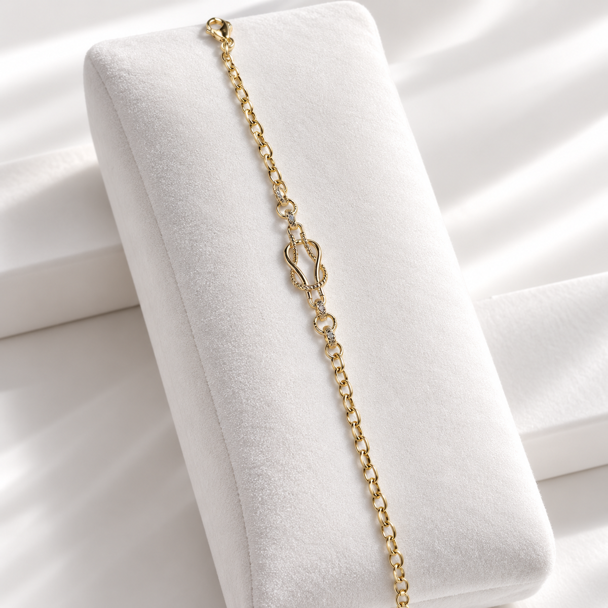 The Marina Bracelet — Gold-Plated Nautical Knot Bracelet
